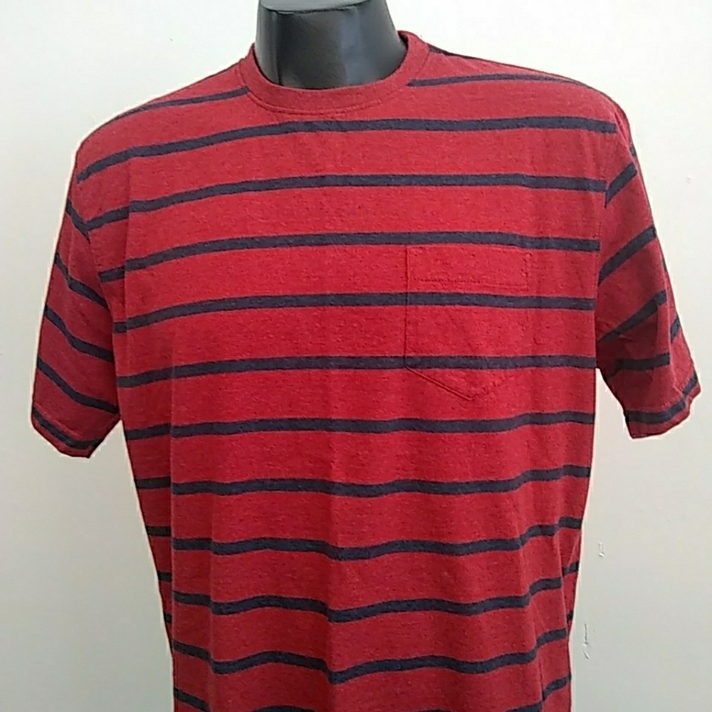 Izod
Mens
Size Large 
T-shirt
Shirt